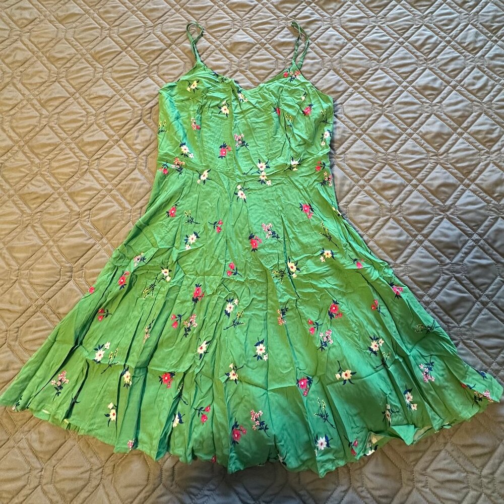 Old Navy Green Floral Dress | Size Medium | Lightweight Casual Summer Style